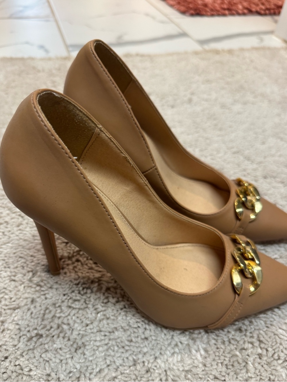 Tan Pointed-Toe Stiletto Pumps with Gold Chain Detail Size 7
